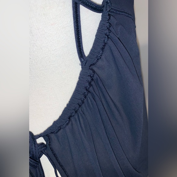 LULULEMON Athletica women’s criss cross navy top size large 10 12 - Picture 4 of 9